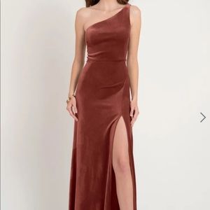 Jenny Yoo BNWT size 8 Cybill dress. English Rose stretch velvet.
